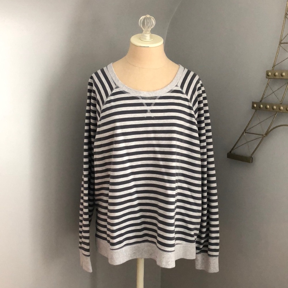 Old Navy Gray Striped Sweatshirt XXL